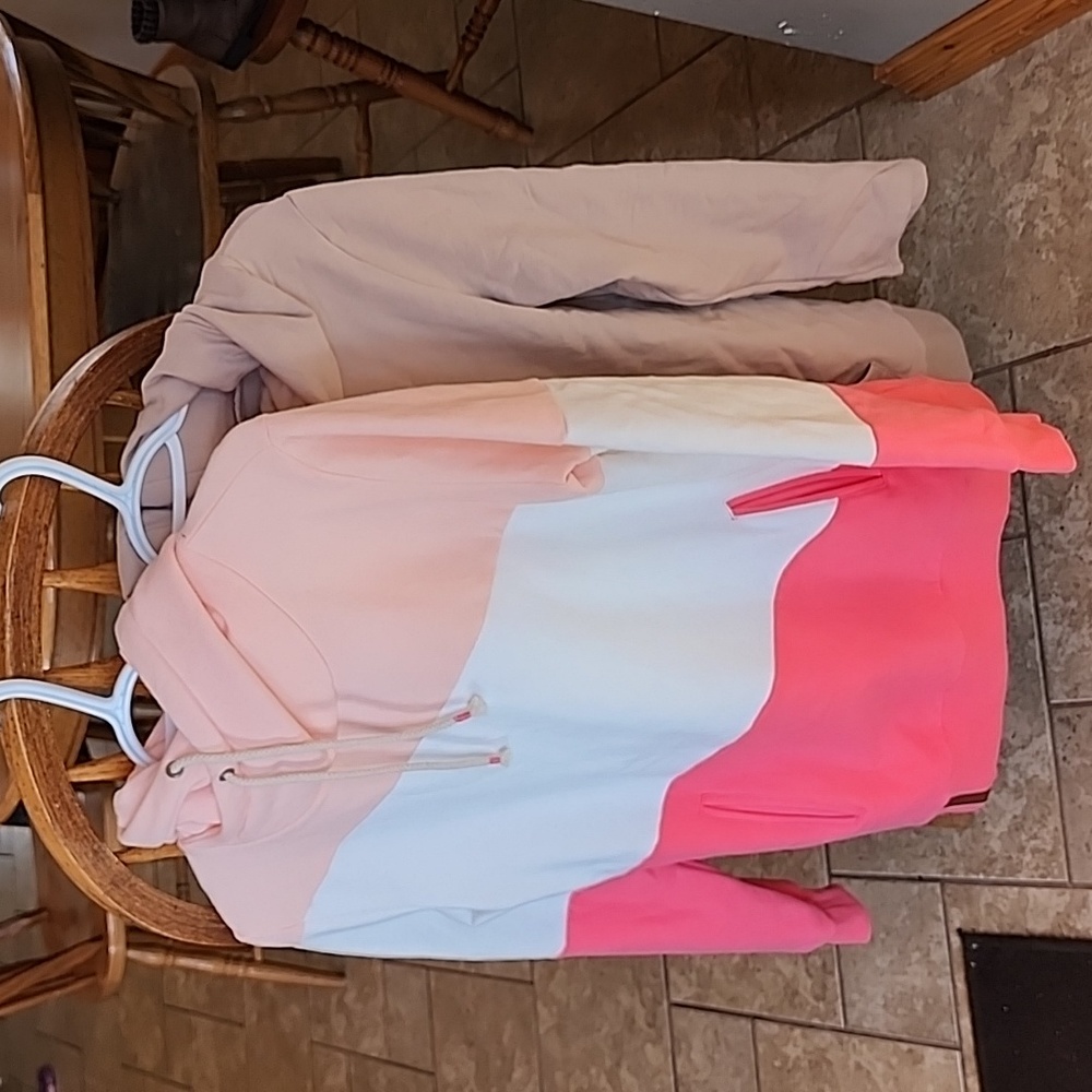 Sweatershirts size M